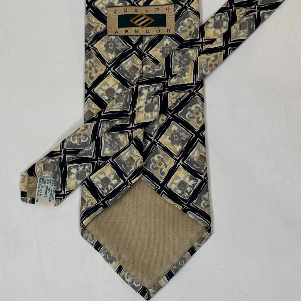 Joseph Abboud Men’s Necktie Black and Gold 100% Silk Tie Made in USA